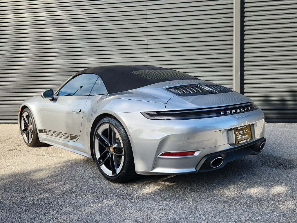 2025 Porsche 911 photo 4