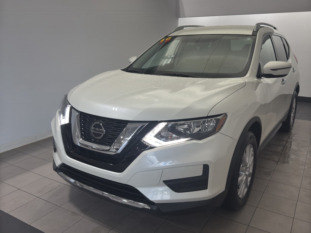 Used 2018 Nissan Rogue SV with VIN 5N1AT2MT0JC814592 for sale in Orangeburg, SC