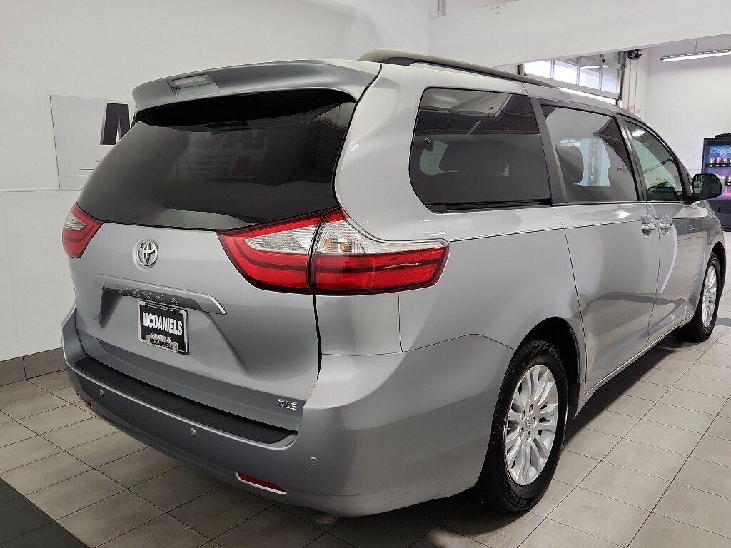Used 2017 Toyota Sienna XLE 8 Passenger Van Passenger Van