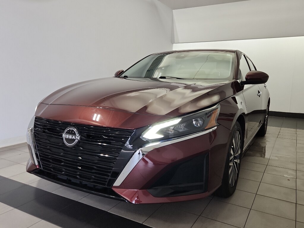2024 Nissan Altima 2.5 SV photo 2