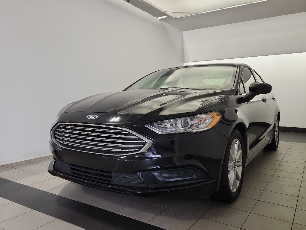 Used 2017 Ford Fusion SE Sedan