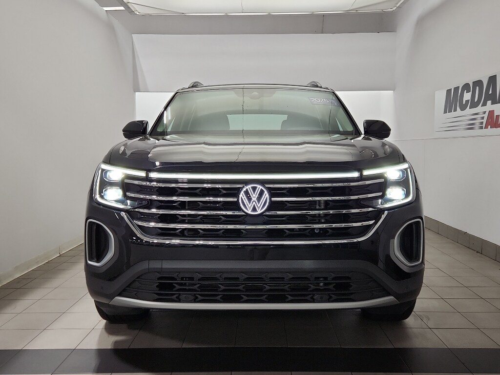 2025 Volkswagen Atlas SE Technology photo 2