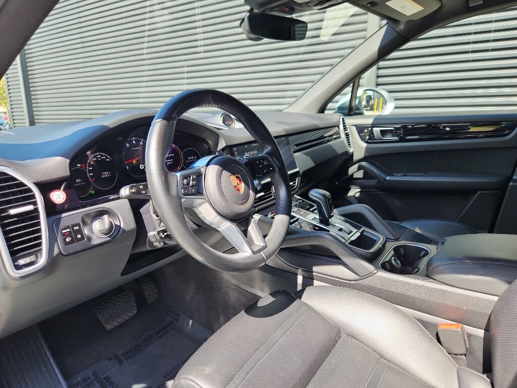 2020 Porsche Cayenne Base photo 4