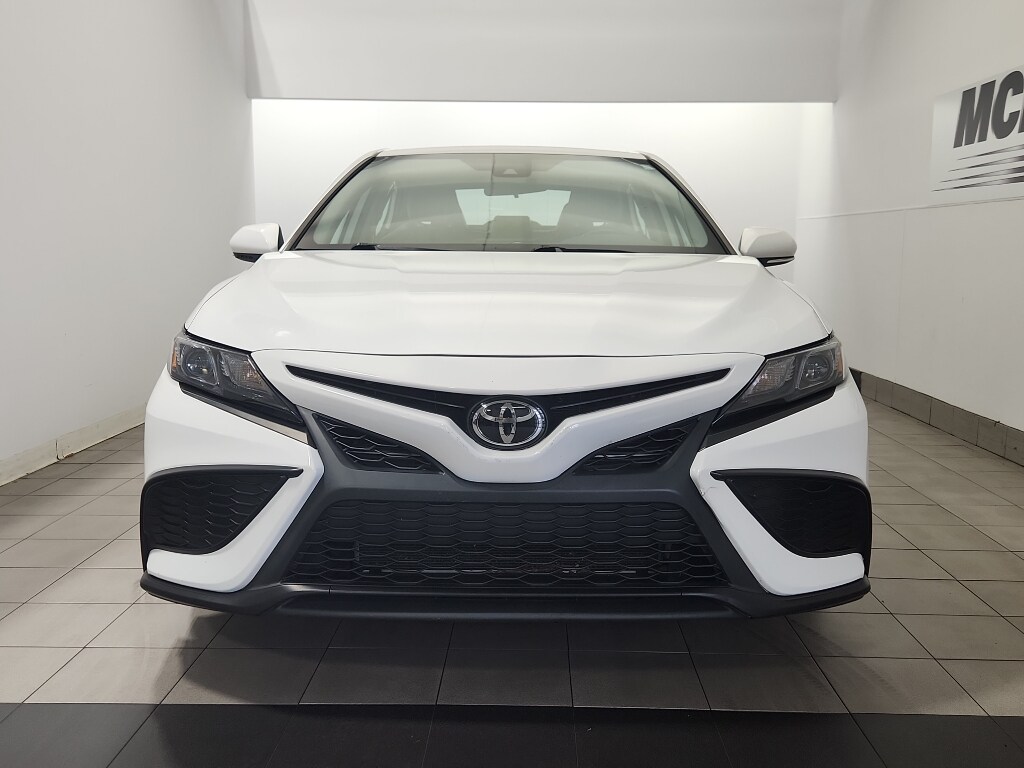 2023 Toyota Camry SE photo 3