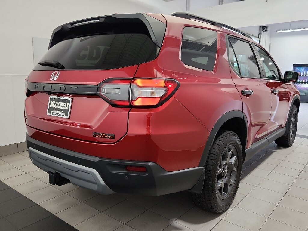 Used 2025 Honda Pilot TrailSport SUV