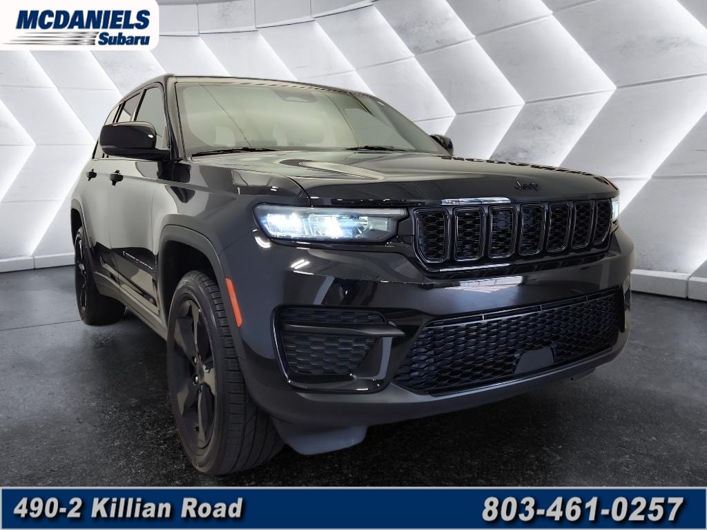 Used 2024 Jeep Grand Cherokee Laredo SUV