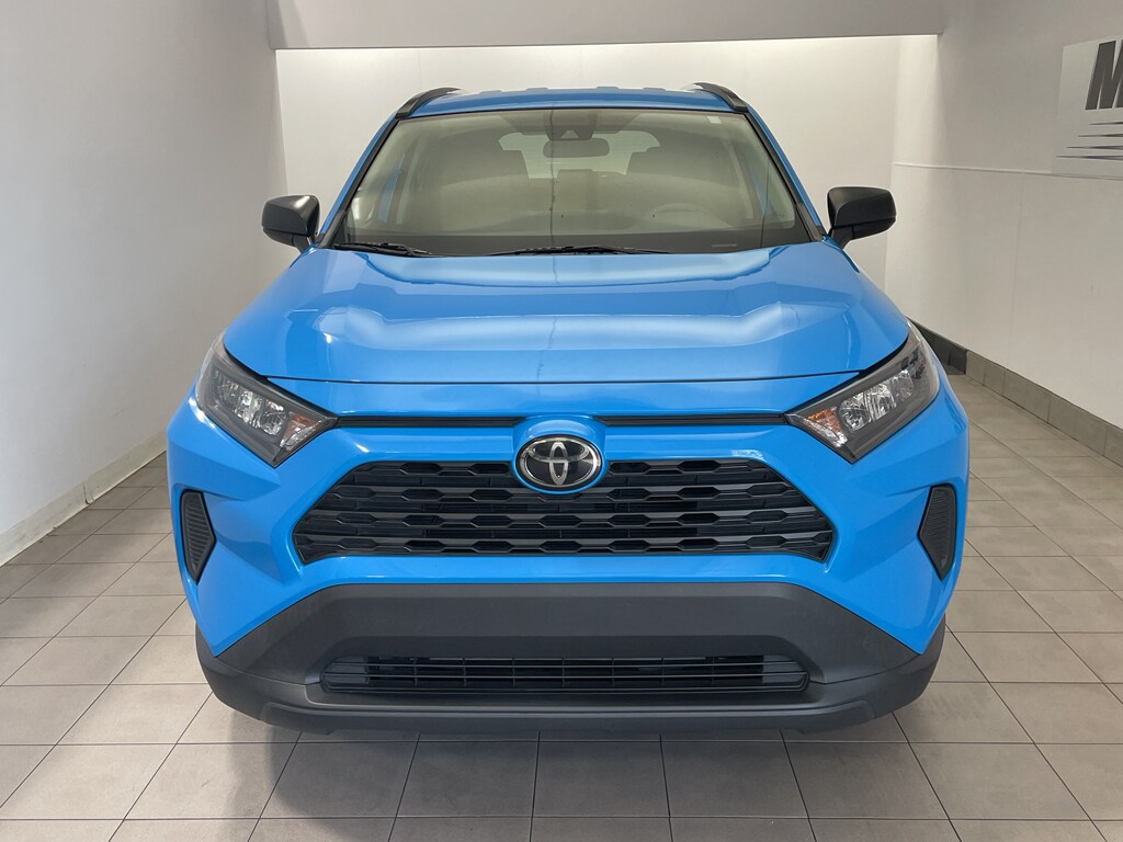 2021 Toyota RAV4 LE photo 2