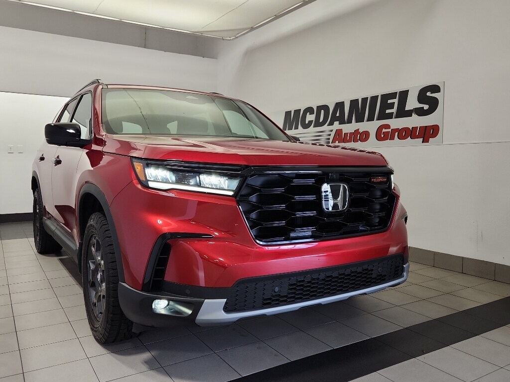 Used 2025 Honda Pilot TrailSport SUV