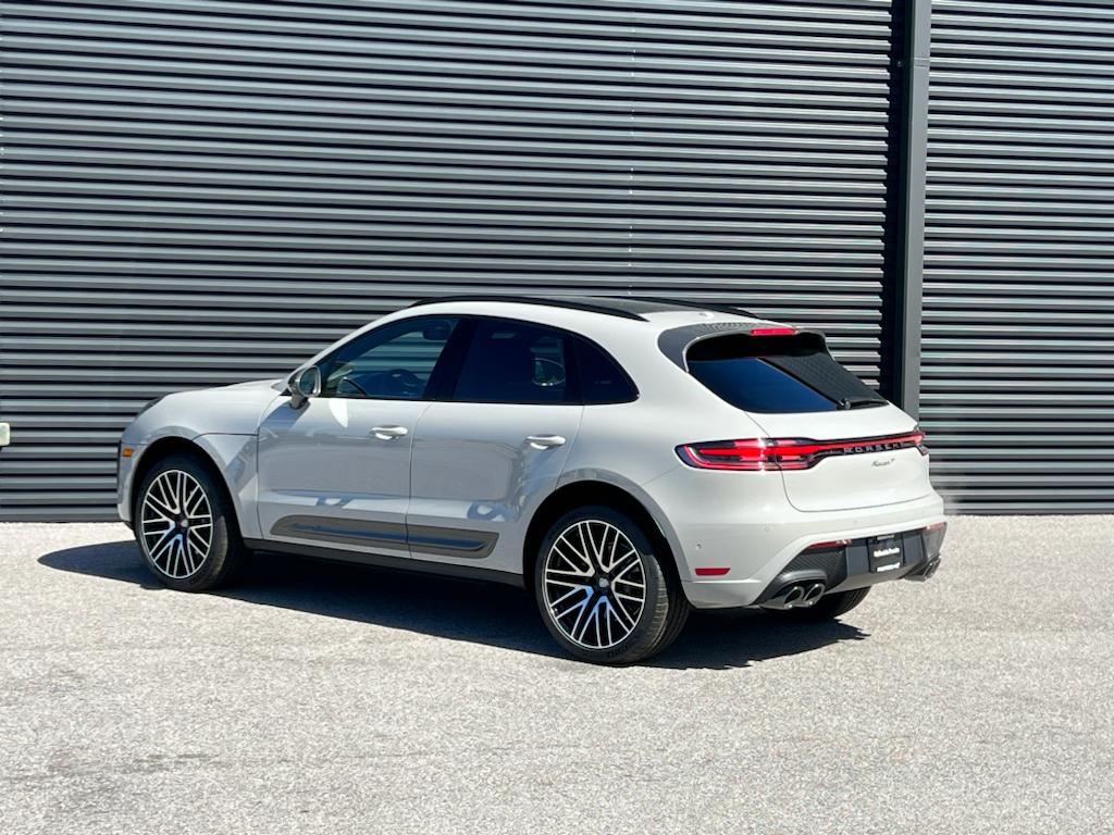 2025 Porsche Macan T photo 3