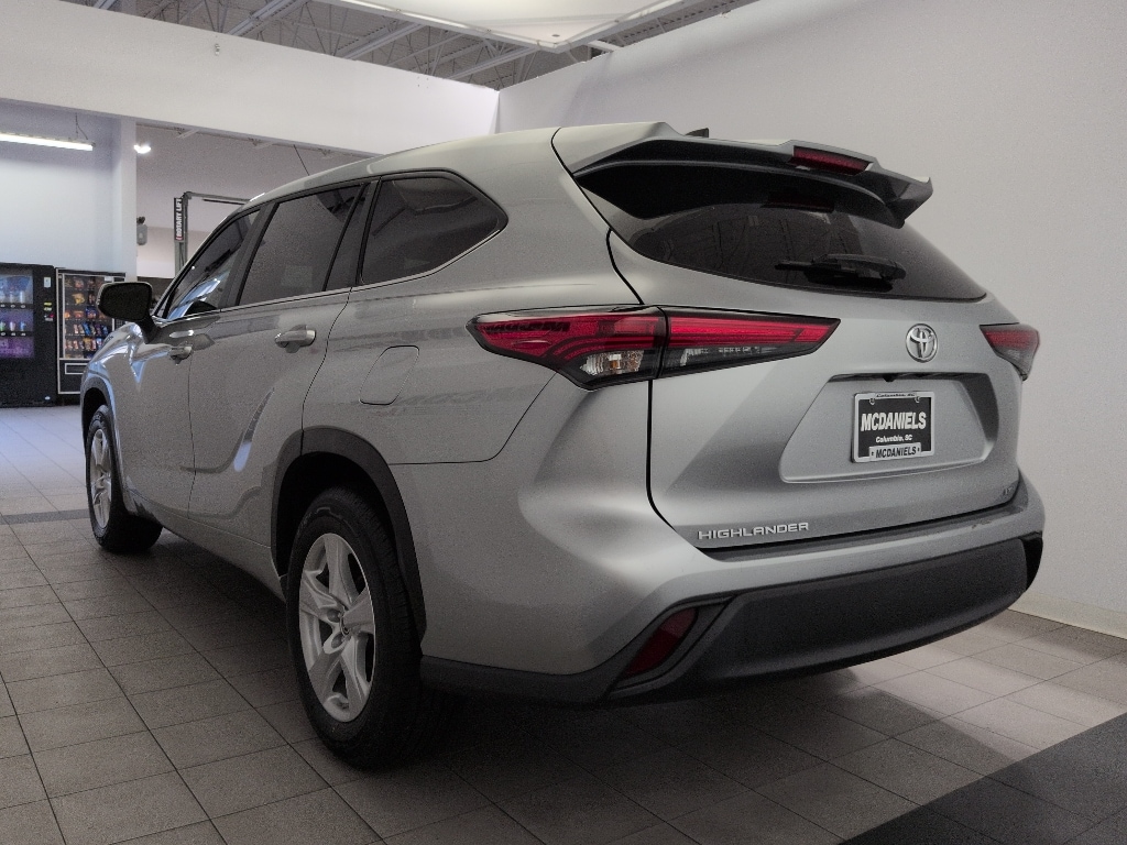 Used 2023 Toyota Highlander LE SUV