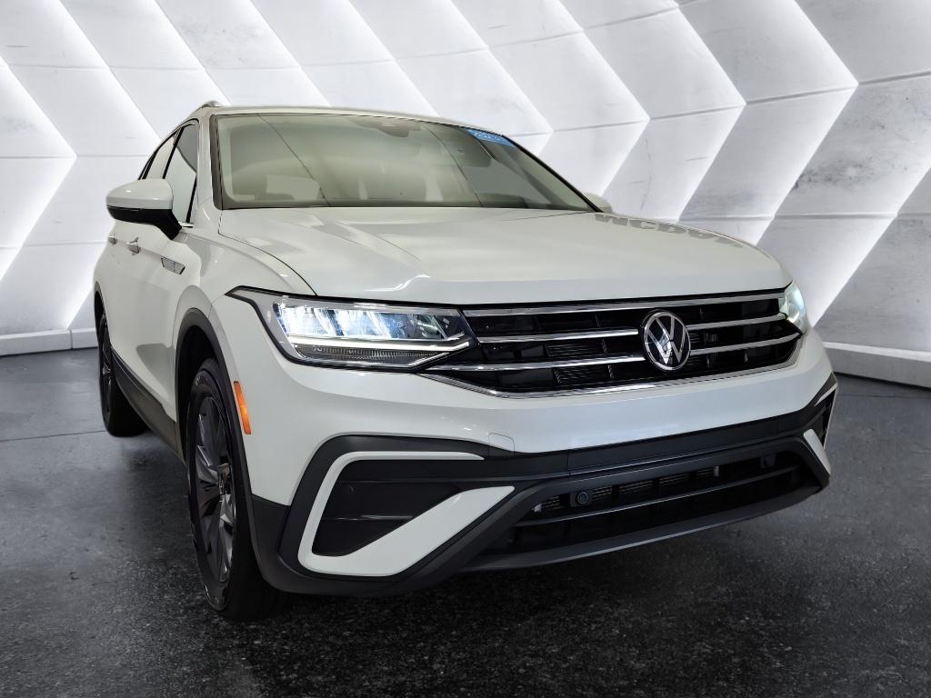 2023 Volkswagen Tiguan 2.0T SE's photo