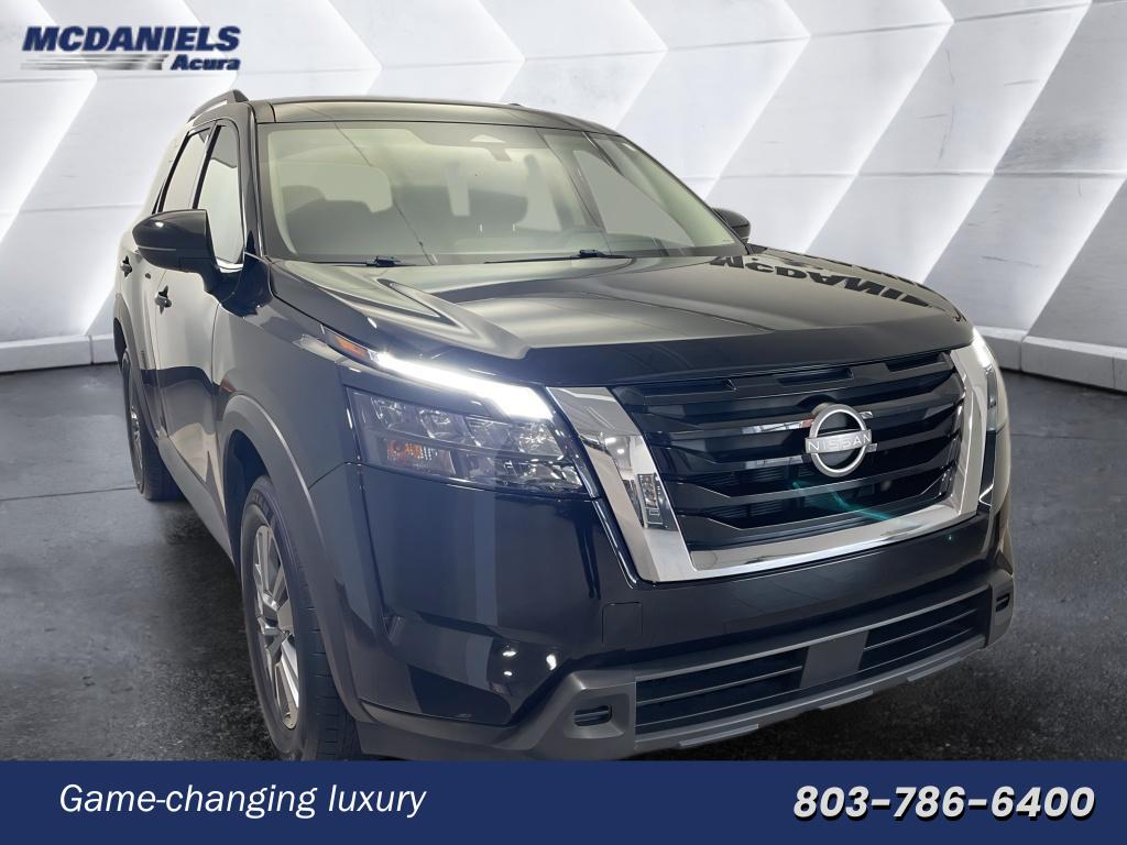 2024 Nissan Pathfinder SV's photo