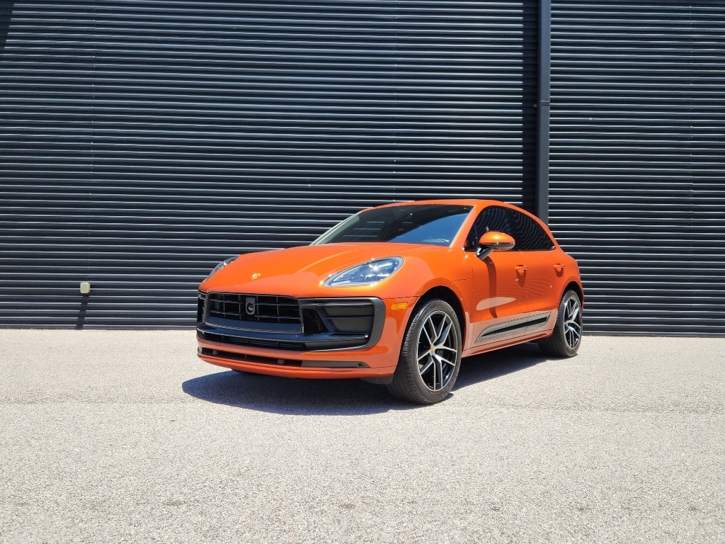 2023 Porsche Macan -'s photo