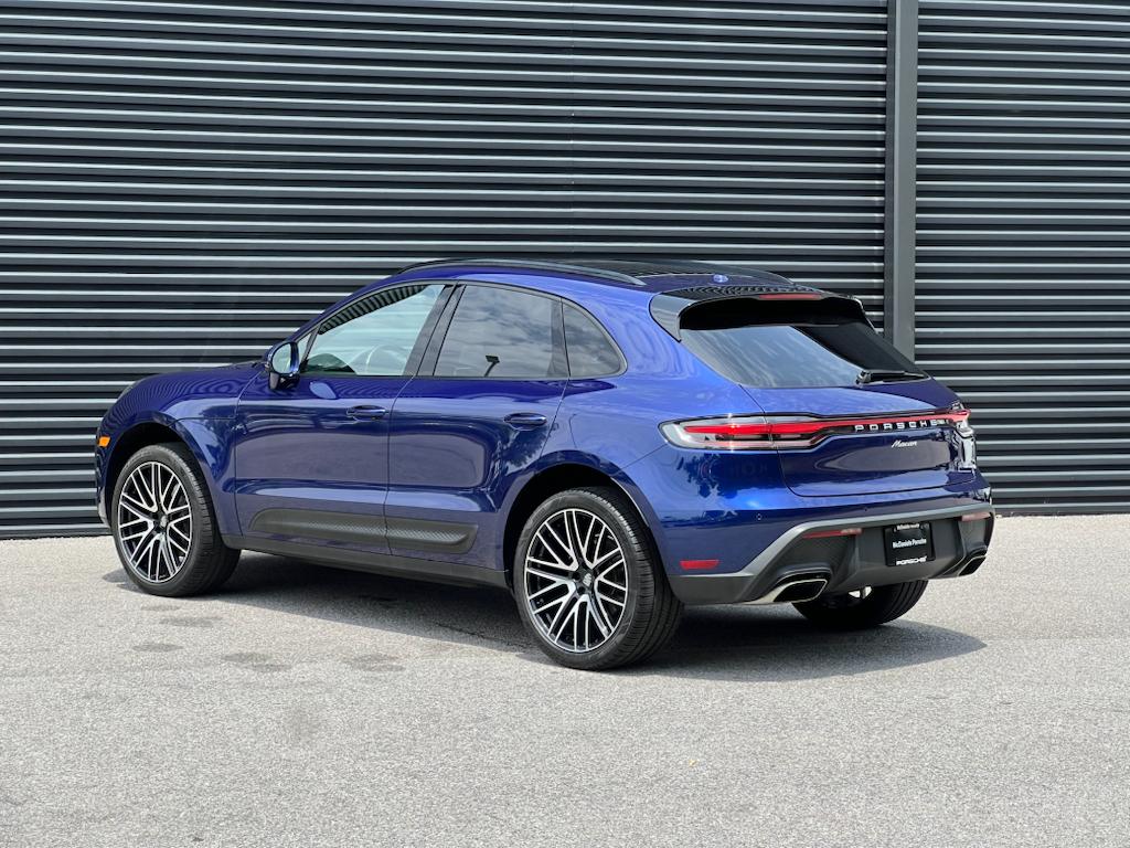 2022 Porsche Macan Base photo 3