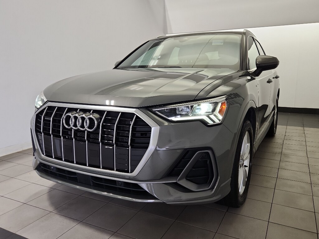 2023 Audi Q3 45 TFSI S line Premium photo 2