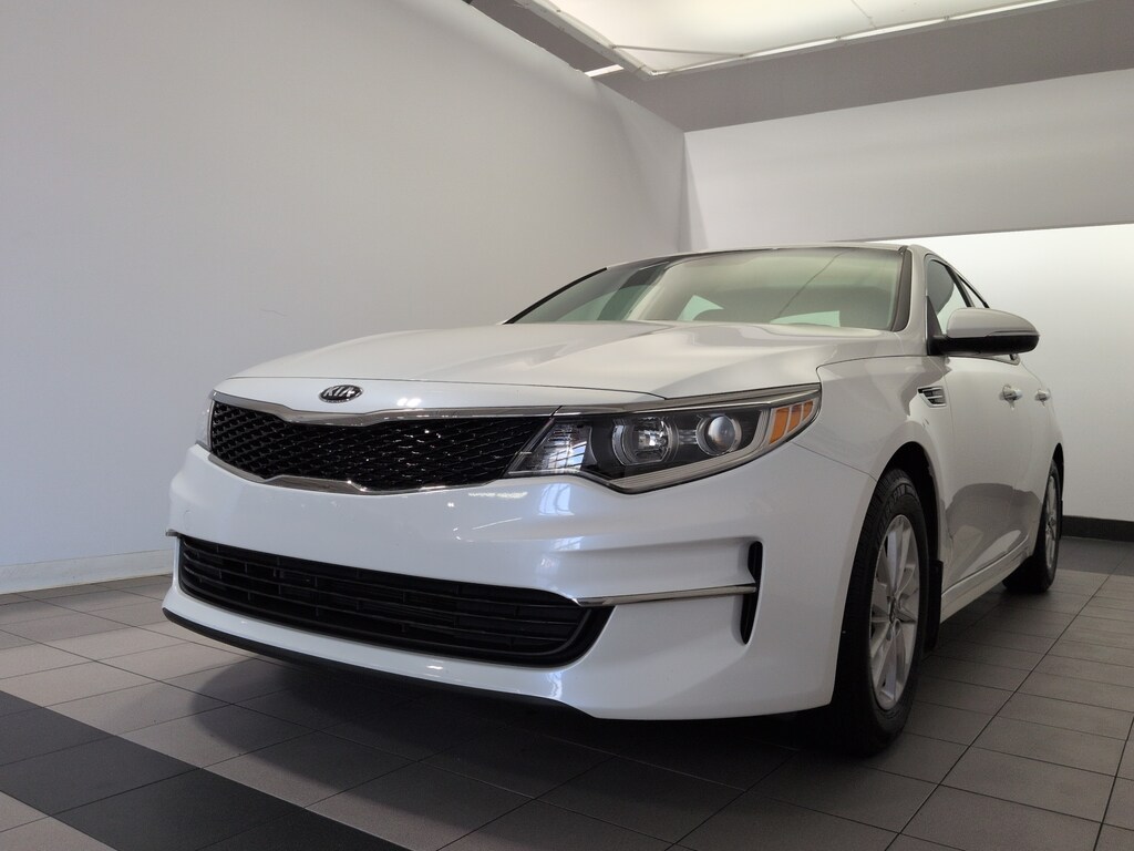Used 2017 Kia Optima LX Sedan
