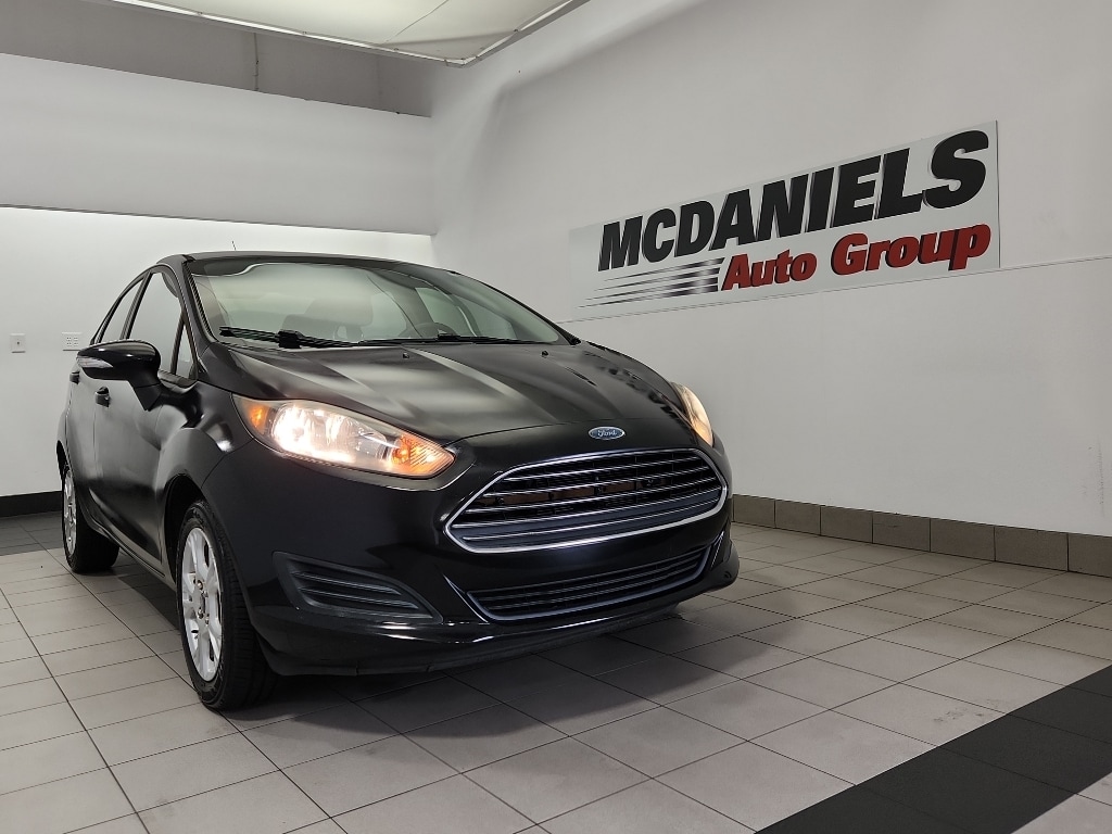 2016 Ford Fiesta SE Sedan's photo