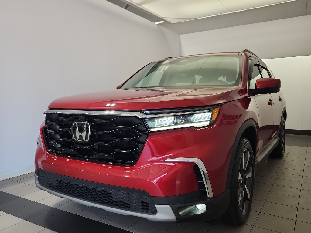 Used 2025 Honda Pilot Elite SUV