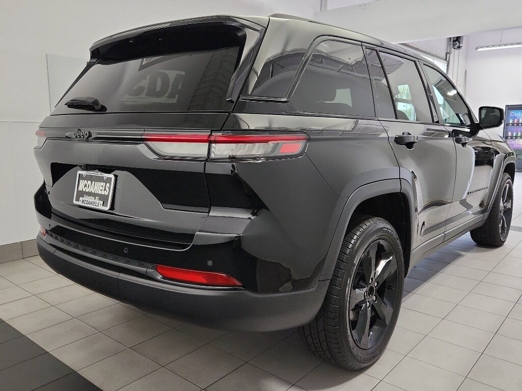 Used 2024 Jeep Grand Cherokee Laredo SUV