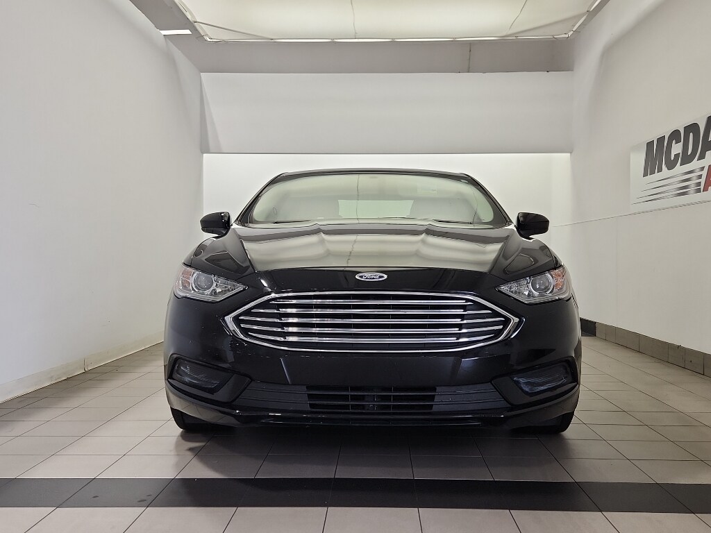 Used 2017 Ford Fusion SE Sedan