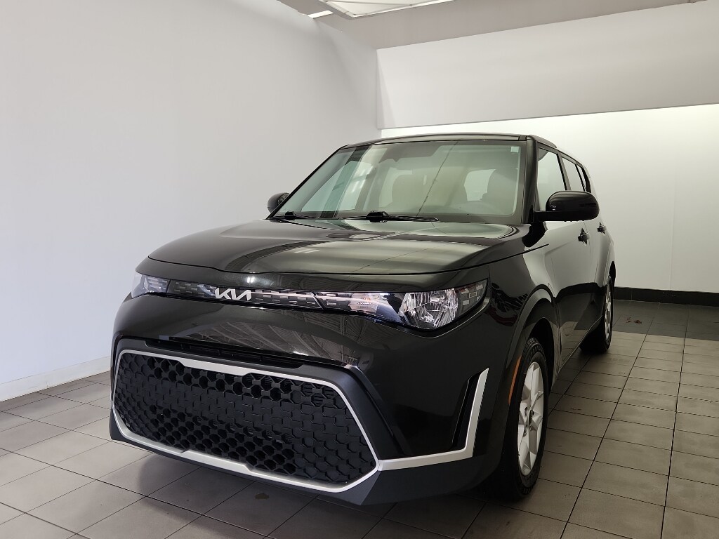 2024 Kia Soul LX photo 2