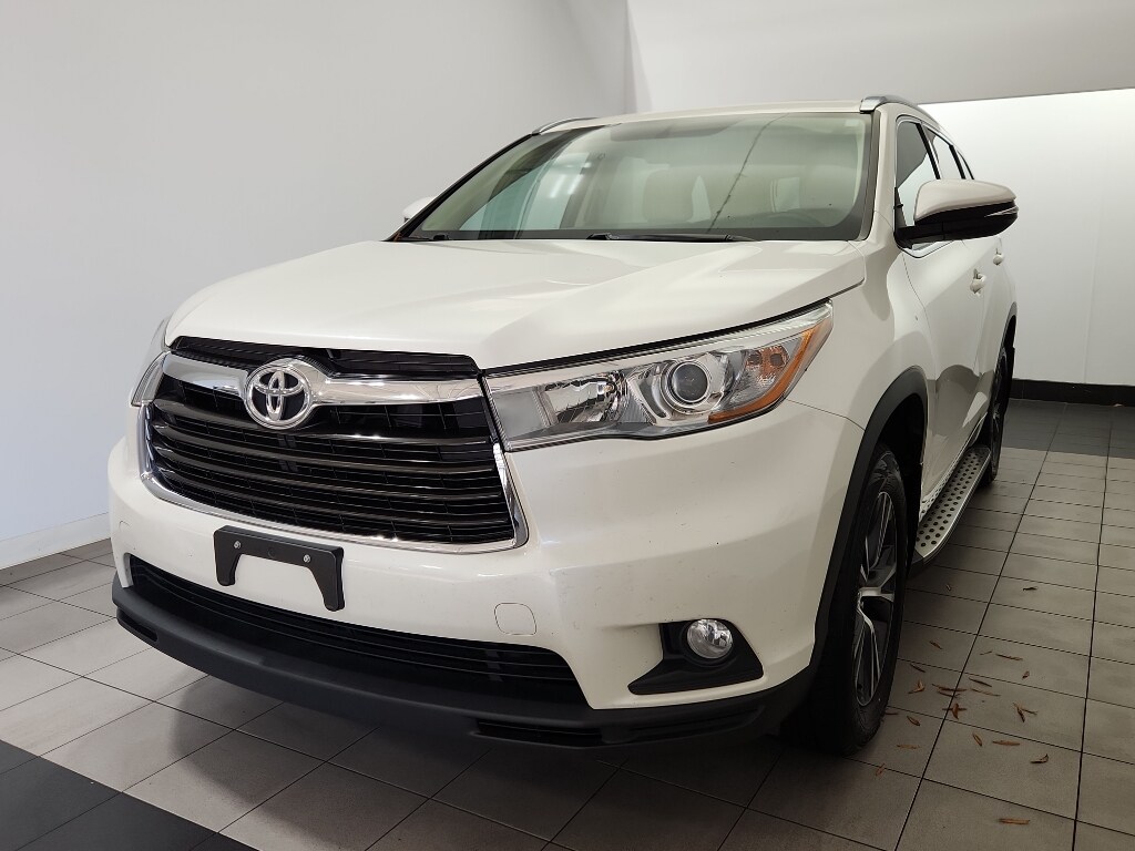 2016 Toyota Highlander XLE photo 2