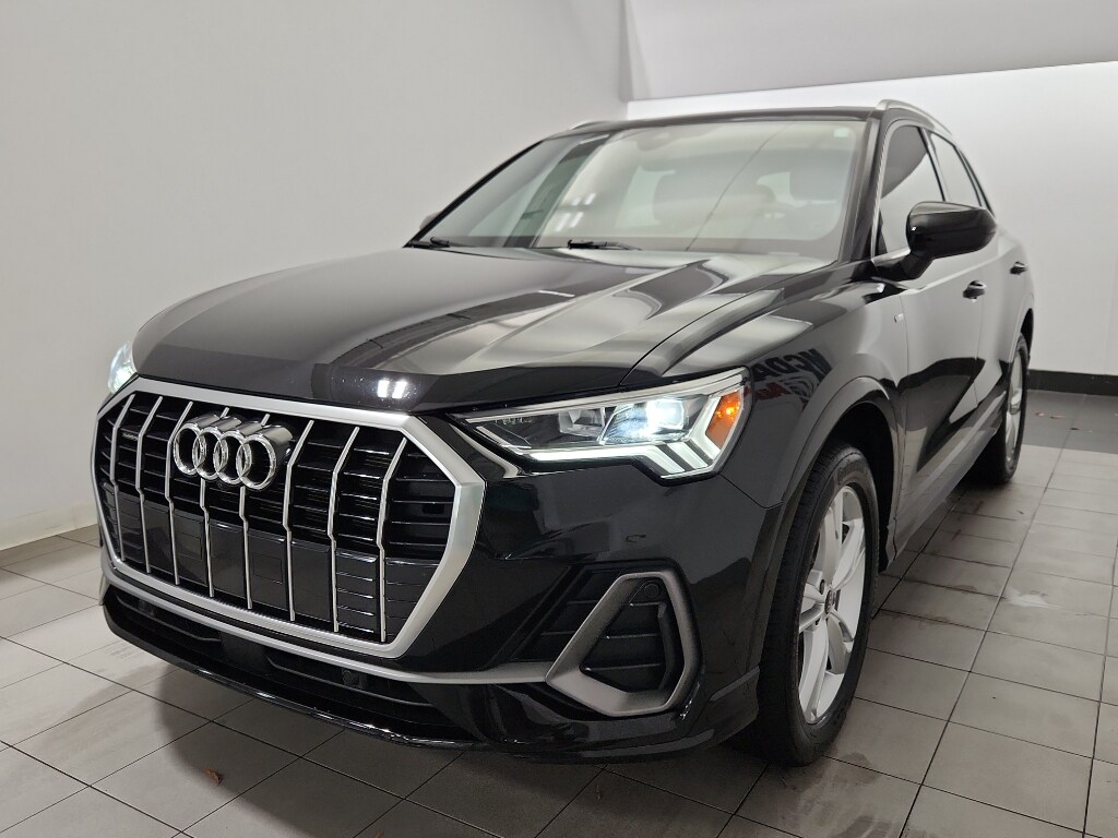 2023 Audi Q3 45 TFSI S line Premium photo 2