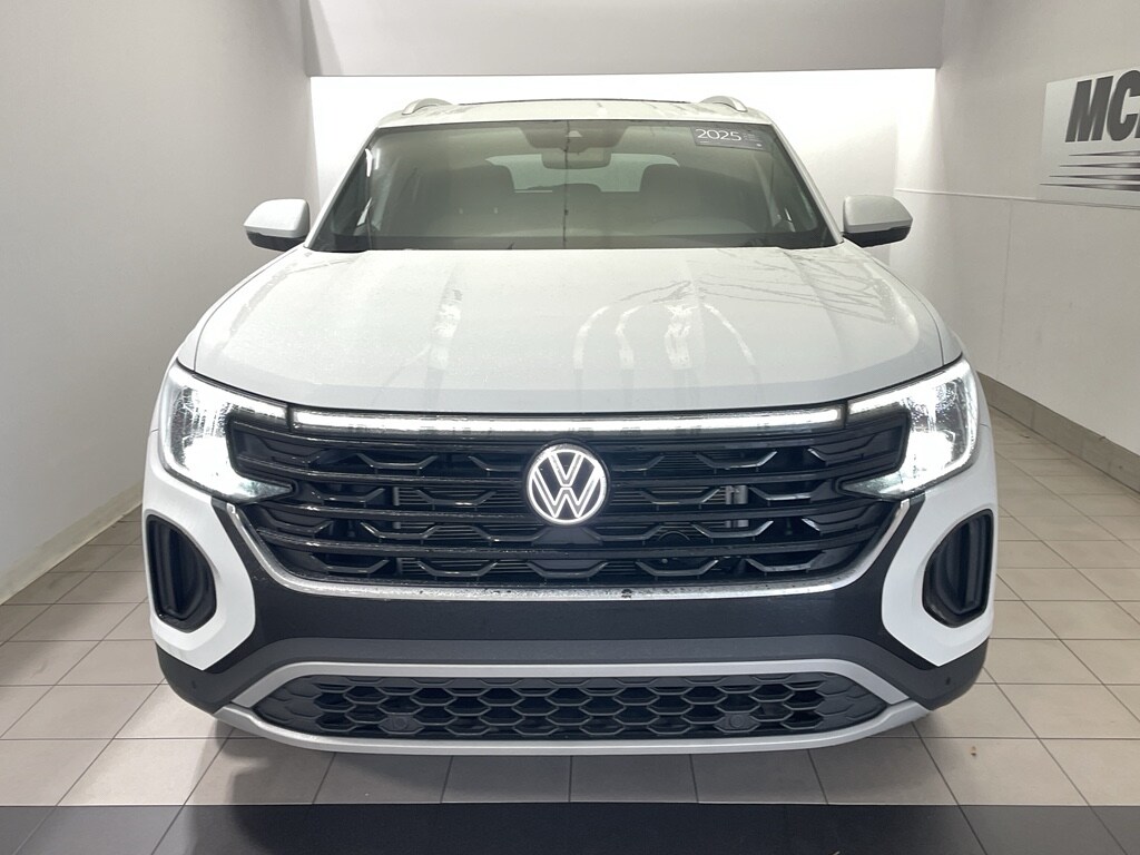 Certified 2025 Volkswagen Atlas Cross Sport 2.0T SE w/Technology SUV