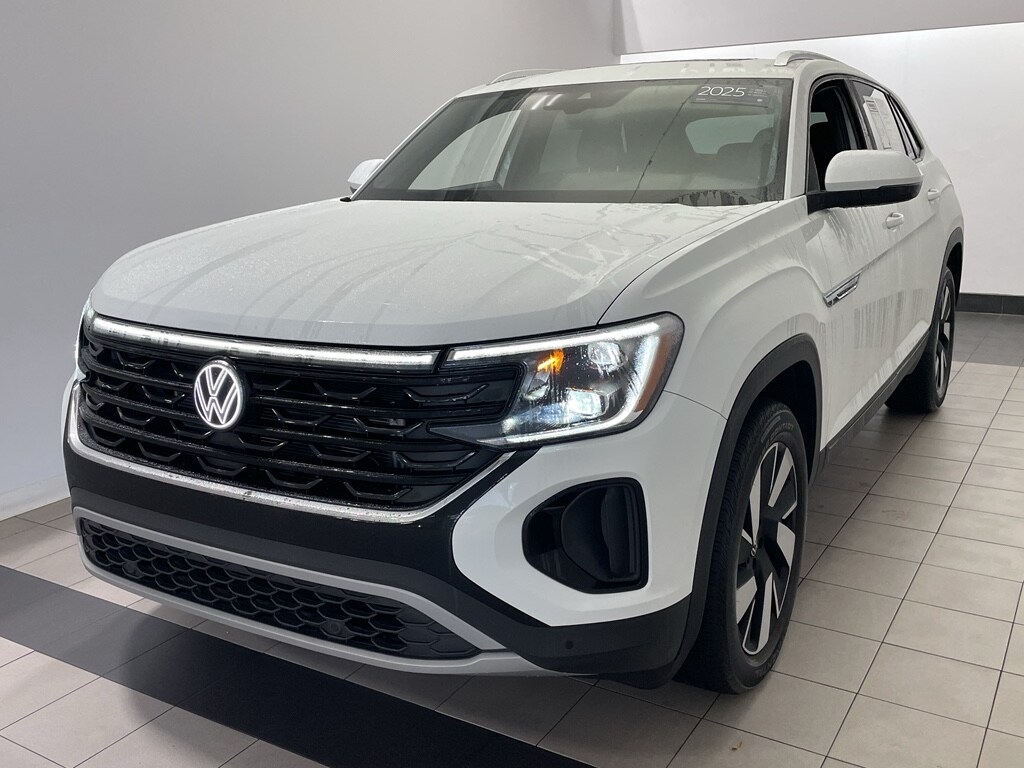 Certified 2025 Volkswagen Atlas Cross Sport 2.0T SE w/Technology SUV