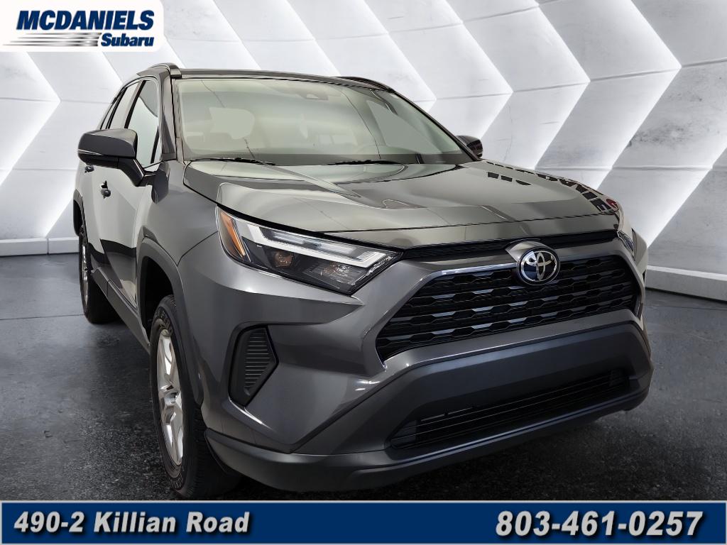 2022 Toyota RAV4 XLE's photo
