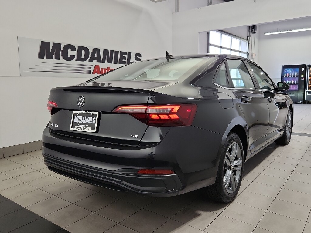 Used 2024 Volkswagen Jetta SE Sedan