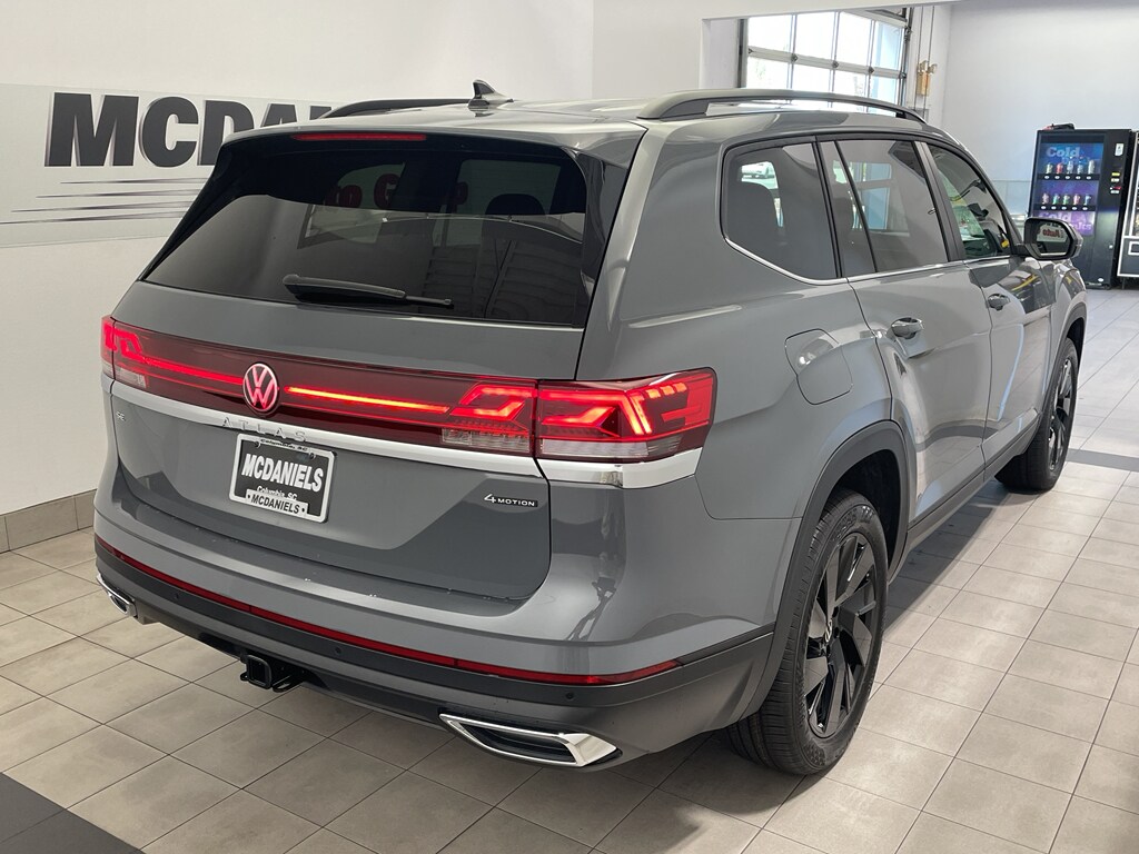 2026 Volkswagen Atlas SE Technology photo 2