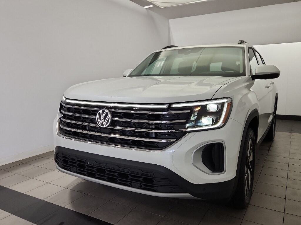 2026 Volkswagen Atlas SE Technology photo 2