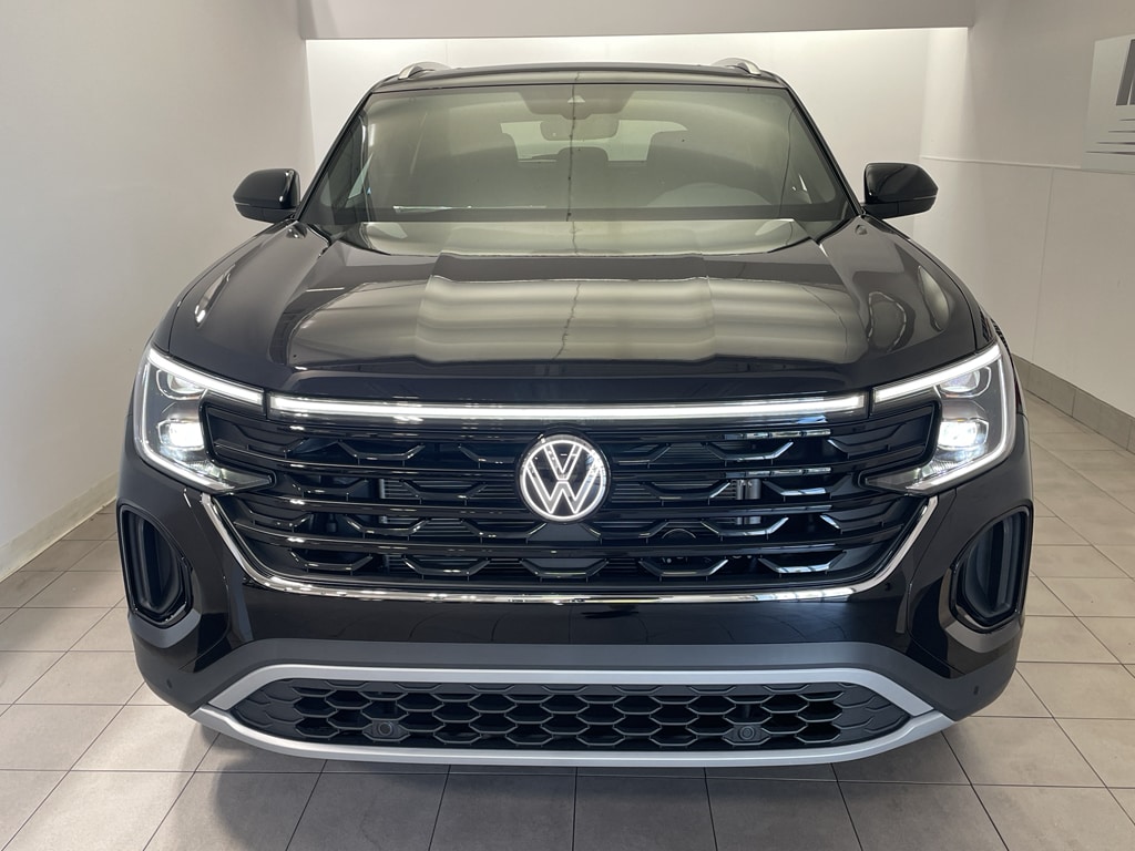 New 2026 Volkswagen Atlas Cross Sport 2.0T SE w/Technology SUV