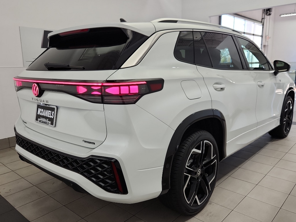 New 2026 Volkswagen Tiguan SEL R-Line Turbo SUV