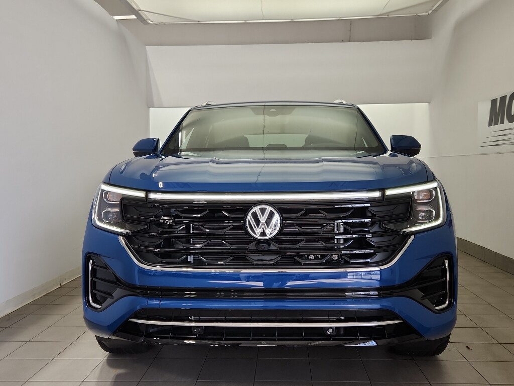 2026 Volkswagen Atlas Cross Sport SEL Premium R-Line photo 3