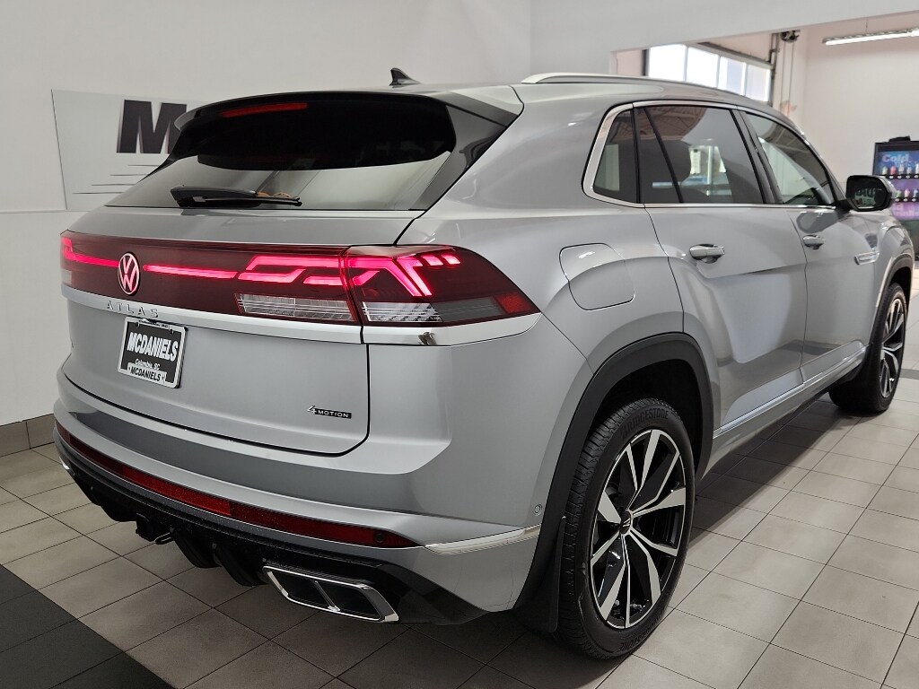 2026 Volkswagen Atlas Cross Sport SEL Premium R-Line photo 3
