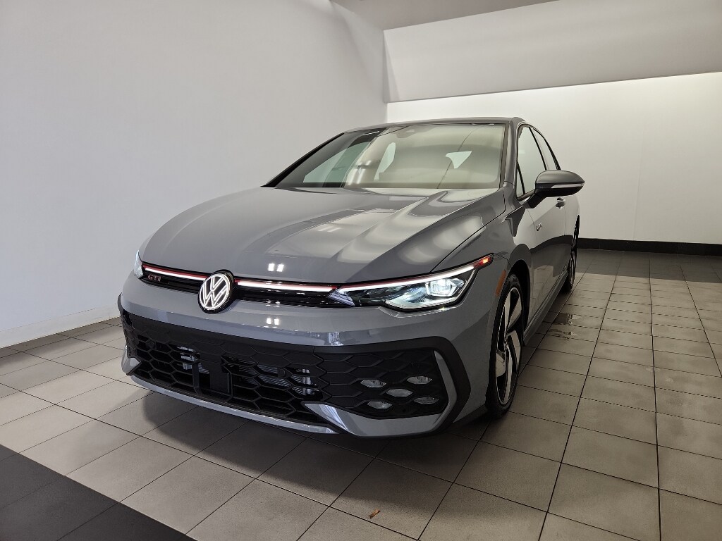 2025 Volkswagen Golf GTI S photo 2