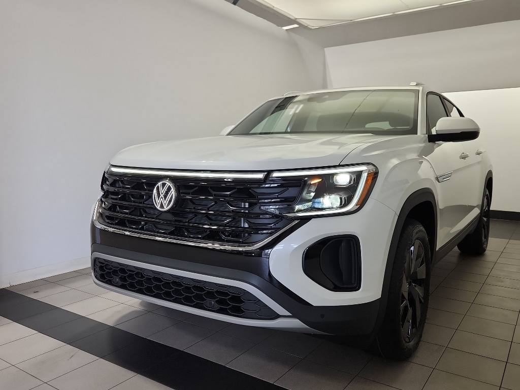 New 2026 Volkswagen Atlas Cross Sport 2.0T SE w/Technology SUV