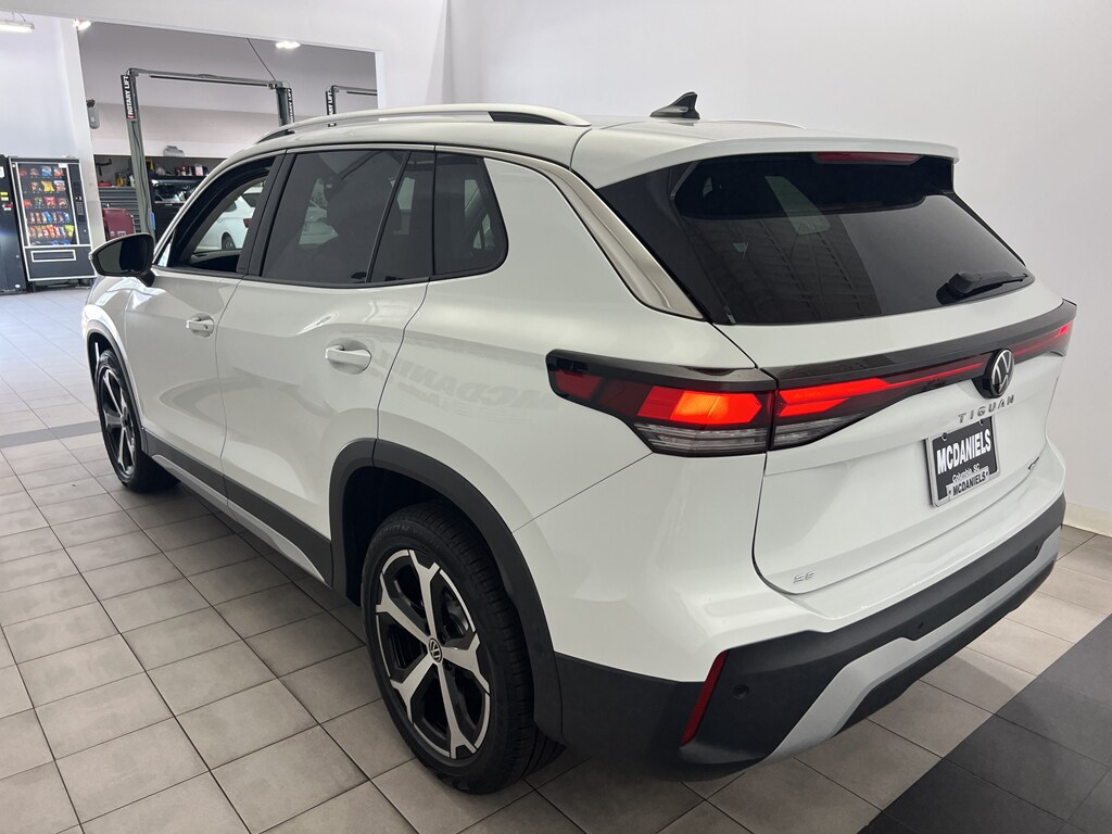 2025 Volkswagen Tiguan SE photo 3
