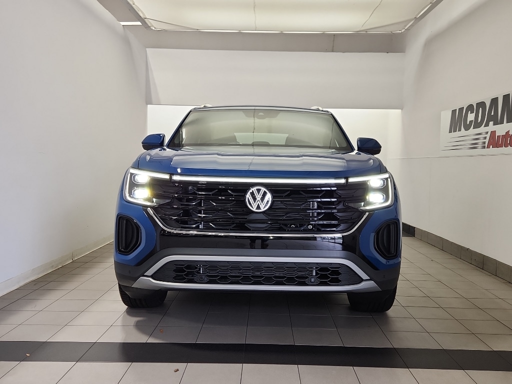 New 2026 Volkswagen Atlas Cross Sport 2.0T SE w/Technology SUV