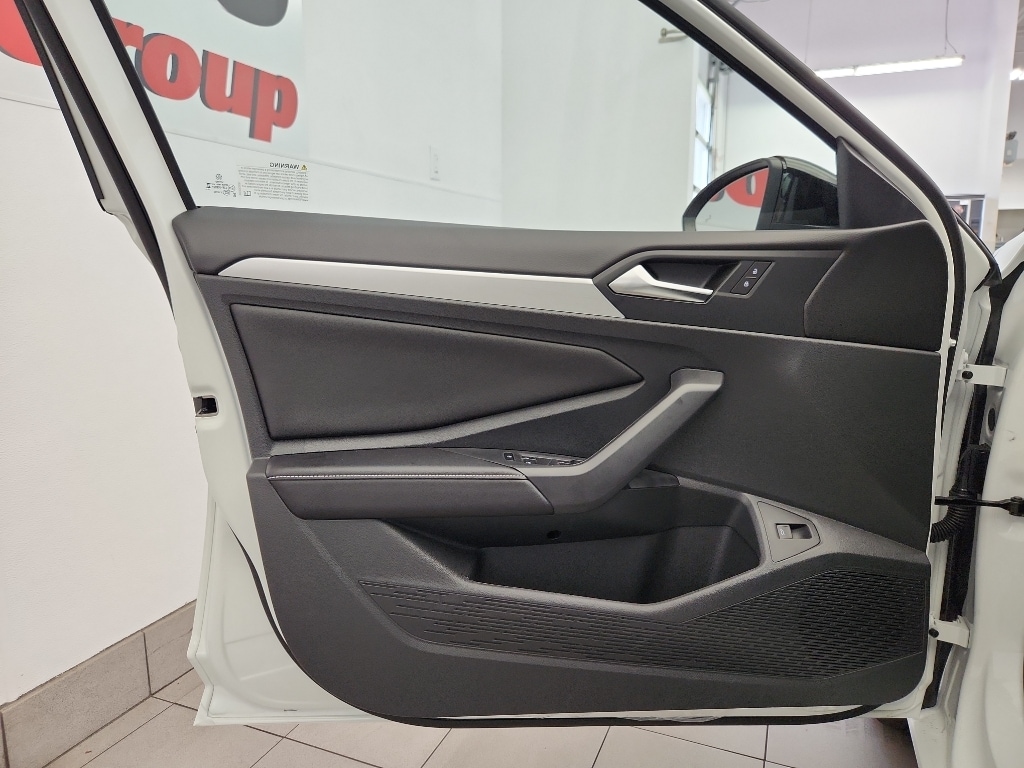 2026 Volkswagen Jetta Sport - Photo 10
