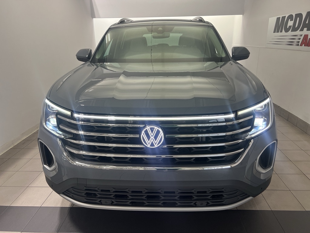 Used 2025 Volkswagen Atlas 2.0T SE w/Technology Sport Utility