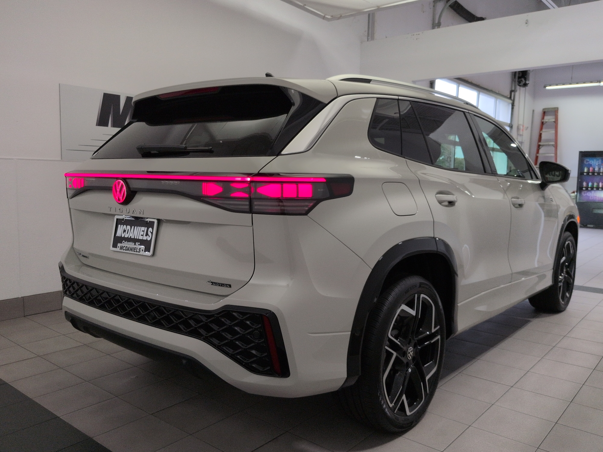 New 2026 Volkswagen Tiguan SEL R-Line Turbo SUV