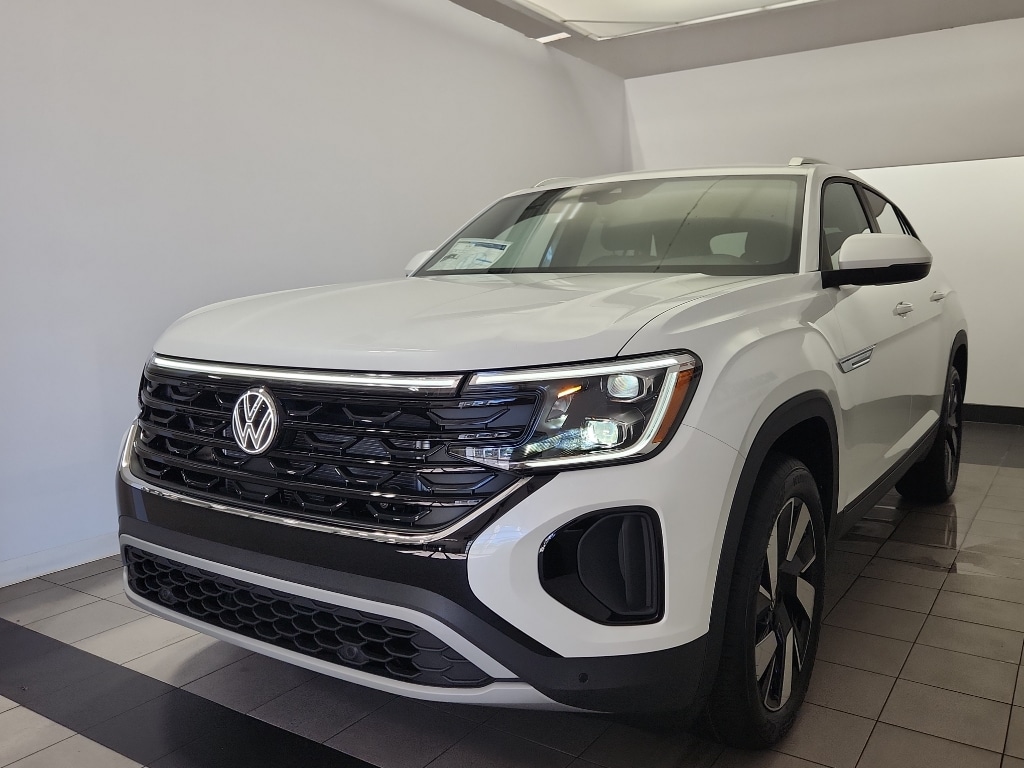 New 2026 Volkswagen Atlas Cross Sport 2.0T SE w/Technology SUV