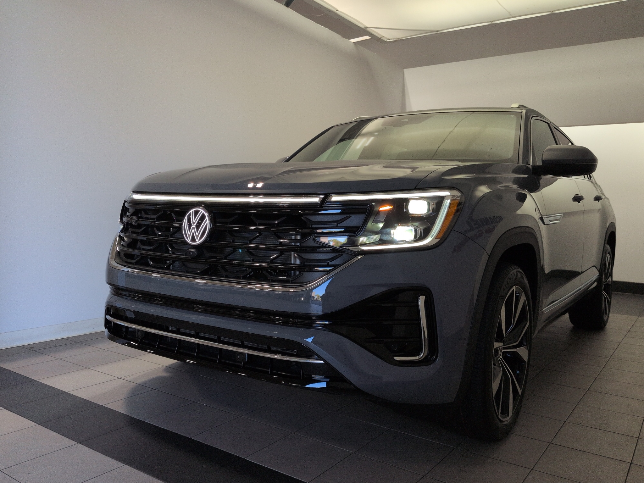 New 2026 Volkswagen Atlas Cross Sport 2.0T SEL Premium R-Line SUV