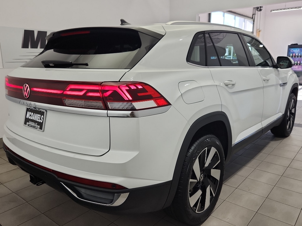 New 2026 Volkswagen Atlas Cross Sport 2.0T SE w/Technology SUV