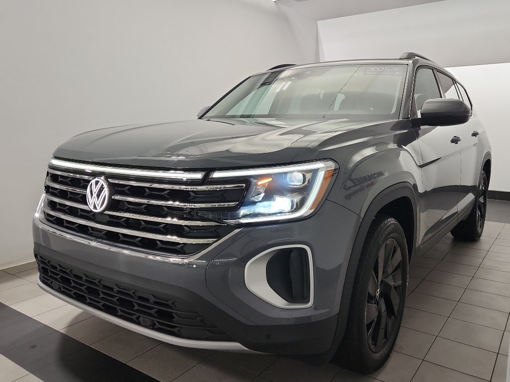 Used 2025 Volkswagen Atlas 2.0T SE w/Technology Sport Utility