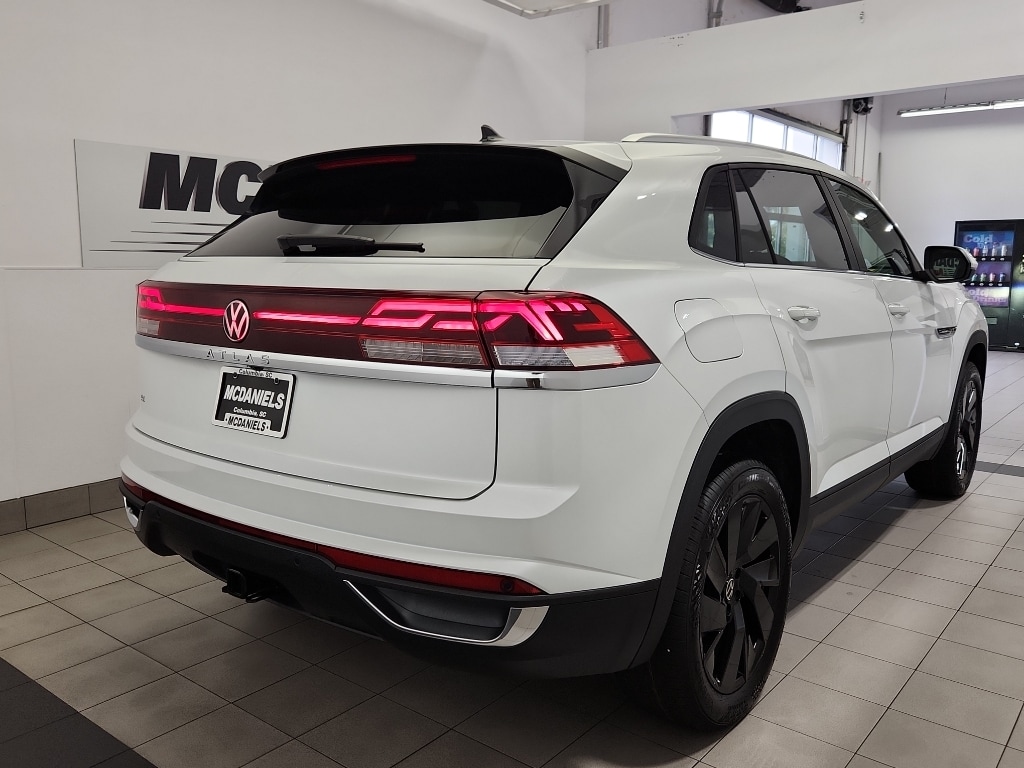 New 2026 Volkswagen Atlas Cross Sport 2.0T SE w/Technology SUV