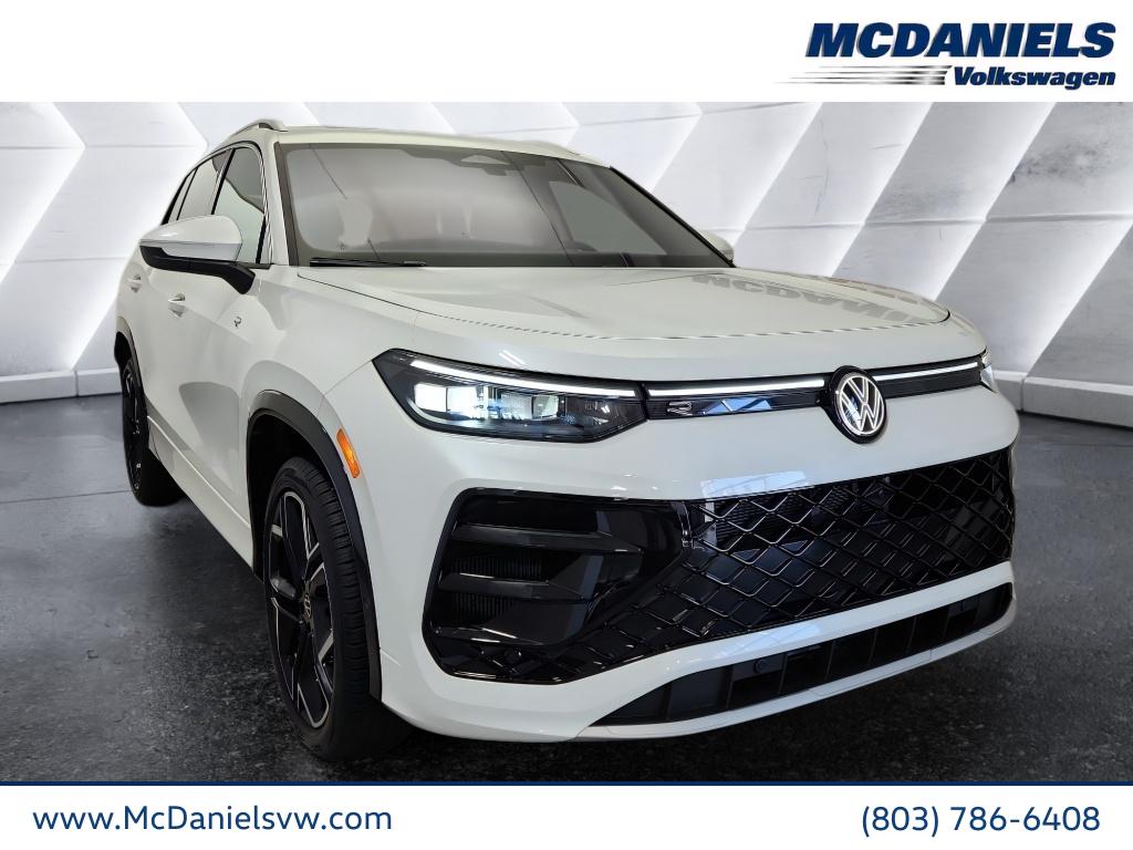 2026 Volkswagen Tiguan SEL R-LINE TURBO's photo